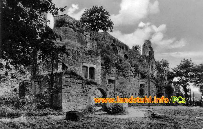 Landstuhl/Pfalz - Burgeingang von links