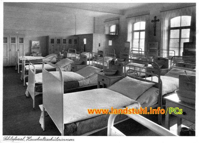 Schlafsaal, Haushaltsschülerinnen