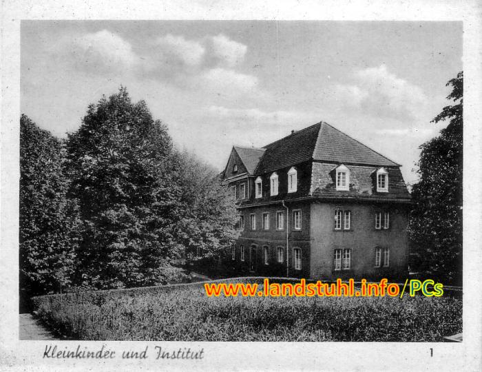 Kleinkinder und Institut 1/12