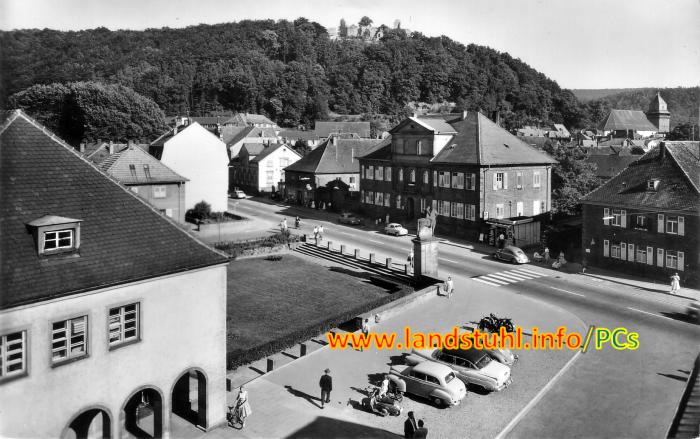 Blick vom Postamt aus auf Burg Sickingen