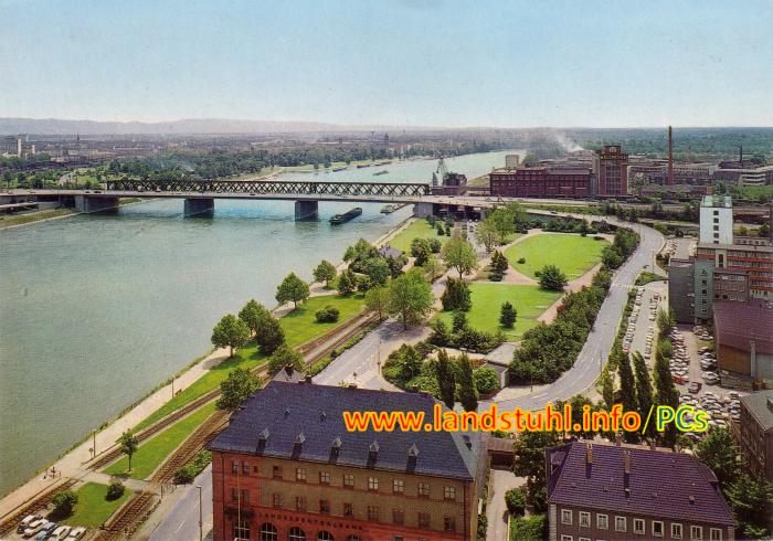 Ludwigshafen - Blick auf die Rheinbrücke